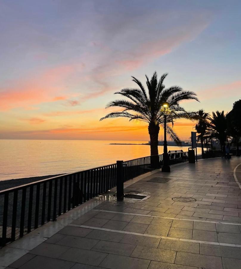 Marbella Beachfront Edificio Mayoral Primera Linea De Playa Y Centro Ciudad Con Barco Opcional المظهر الخارجي الصورة