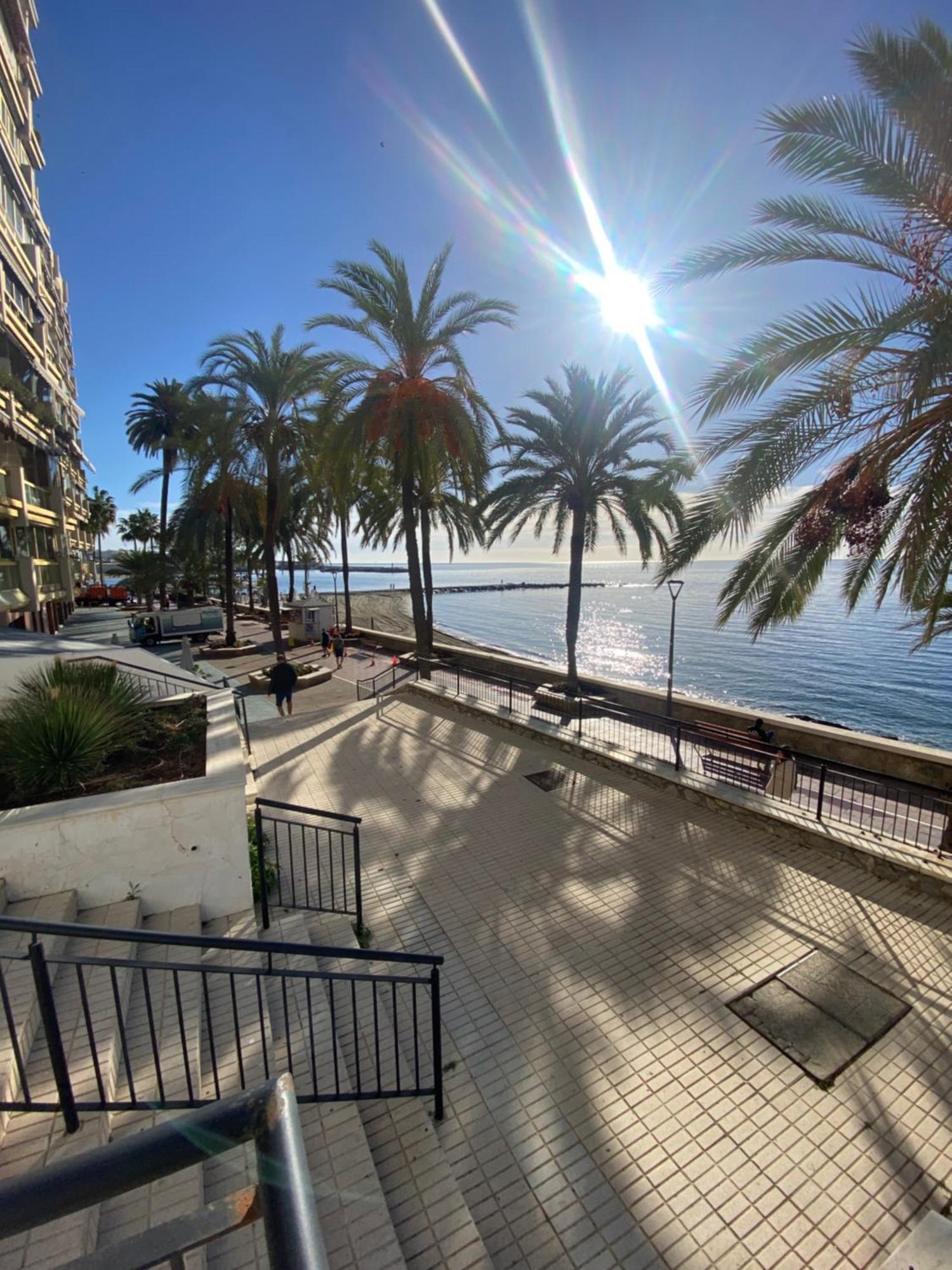 Marbella Beachfront Edificio Mayoral Primera Linea De Playa Y Centro Ciudad Con Barco Opcional المظهر الخارجي الصورة