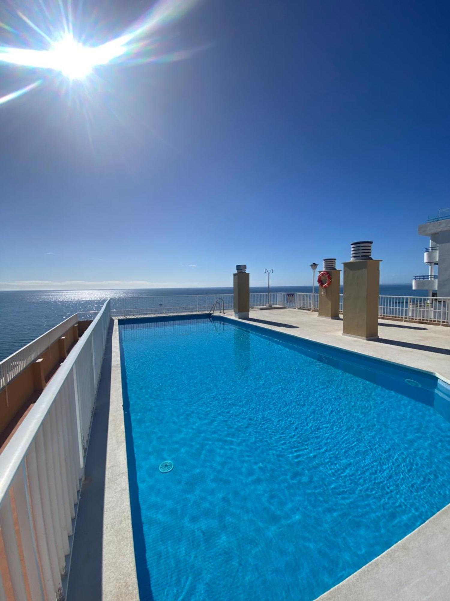 Marbella Beachfront Edificio Mayoral Primera Linea De Playa Y Centro Ciudad Con Barco Opcional المظهر الخارجي الصورة