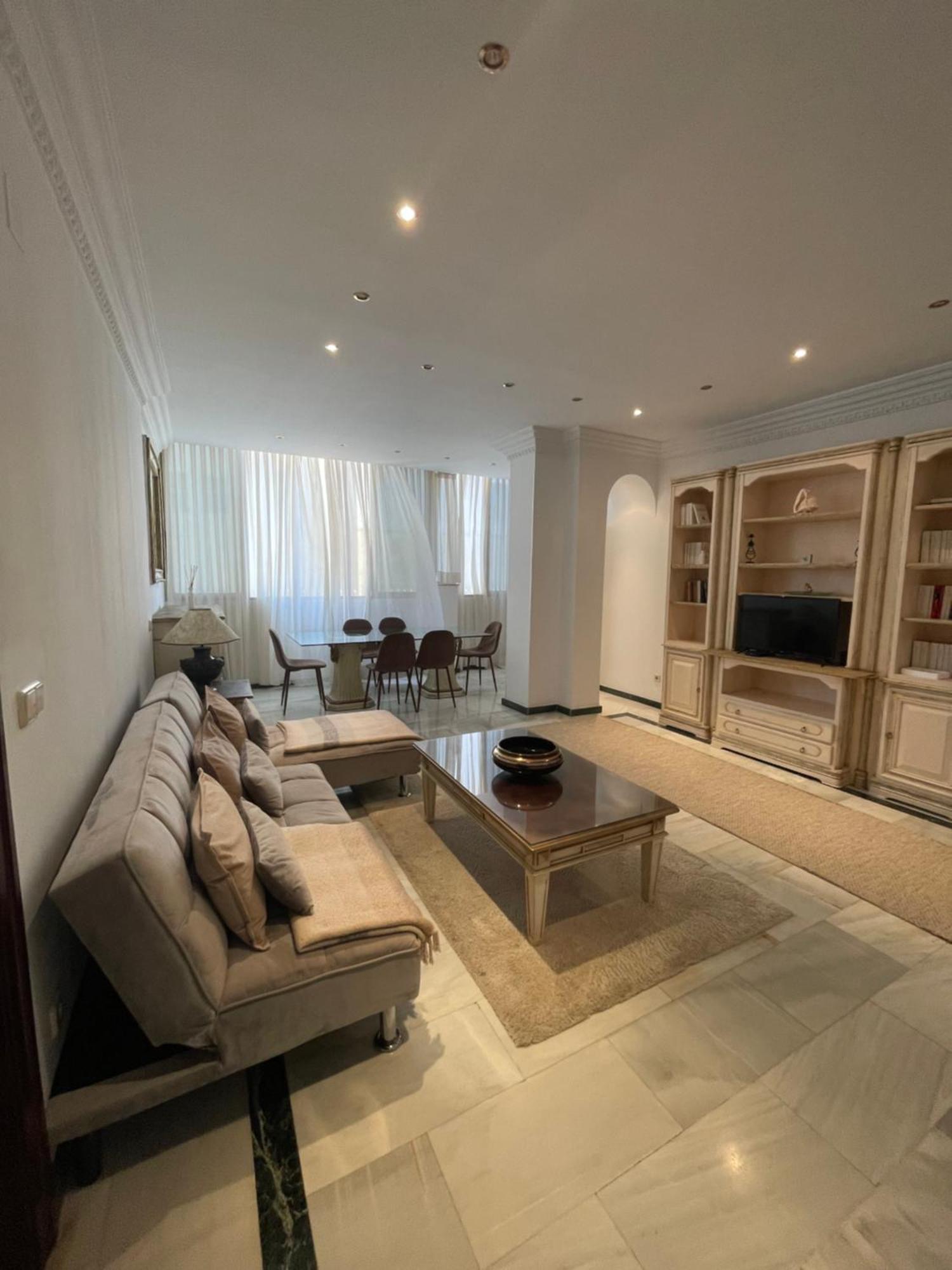 Marbella Beachfront Edificio Mayoral Primera Linea De Playa Y Centro Ciudad Con Barco Opcional المظهر الخارجي الصورة